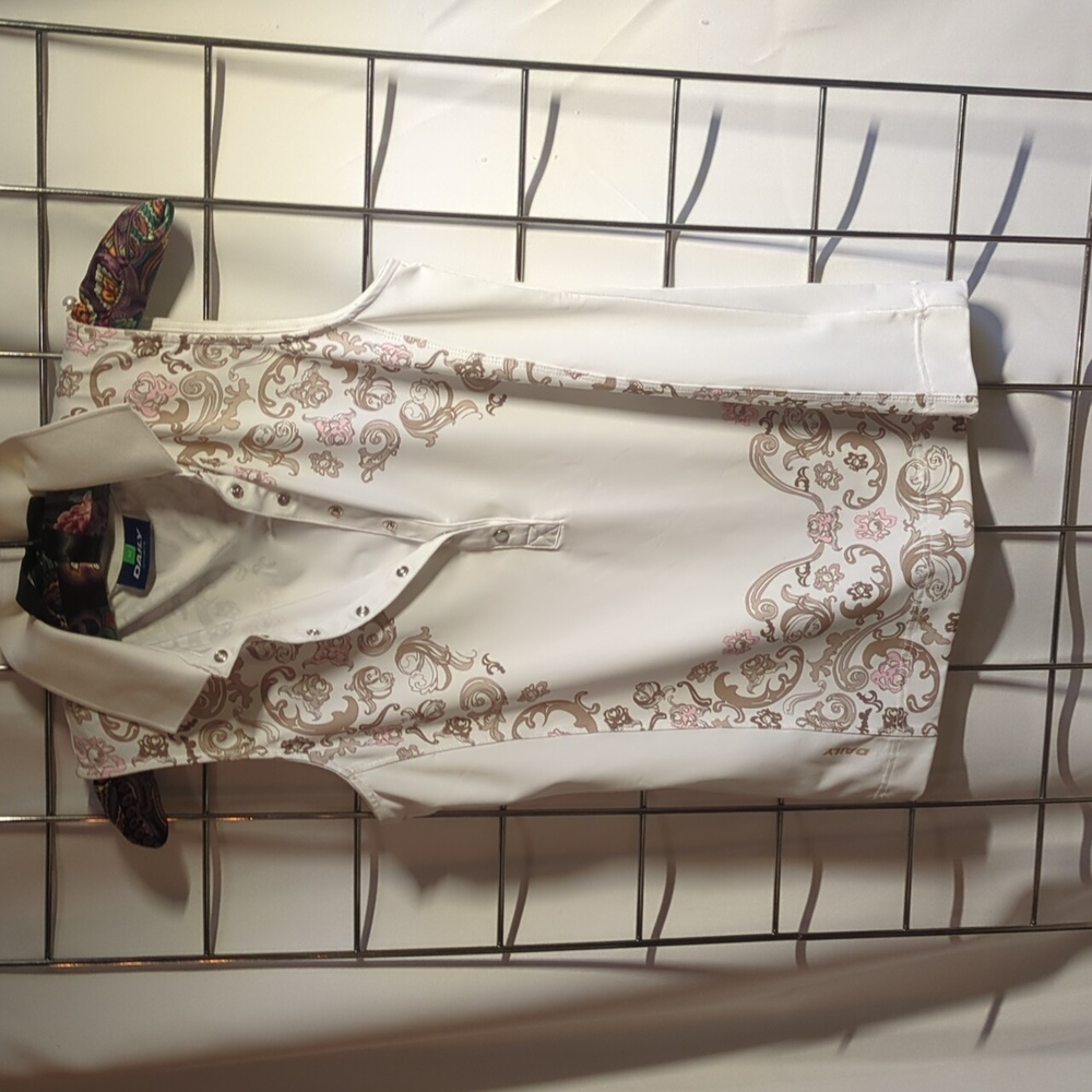 Ladies golf sleeveless shirt snap front